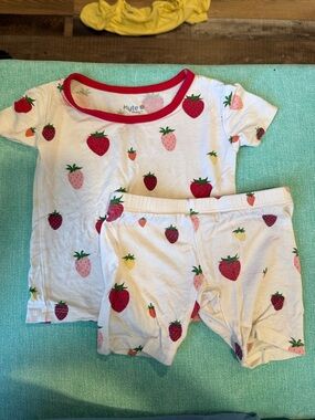Kyte BABY White Strawberry Print Short Pajama Set with Red Trim